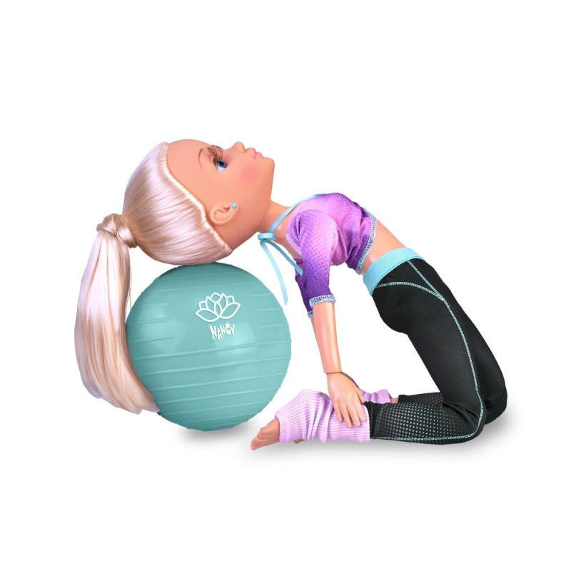 NANCY CLASE DE YOGA