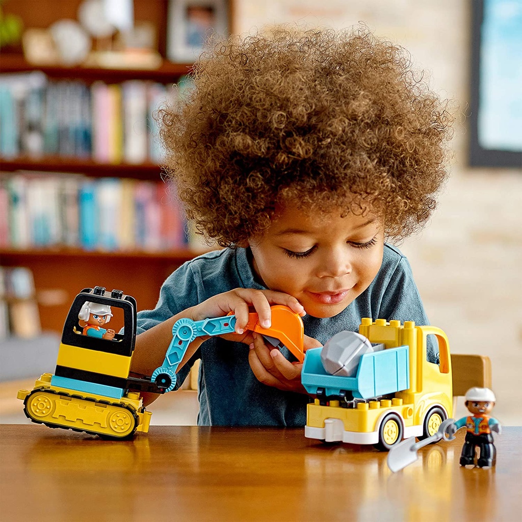 CAMION Y EXCAVADORA ORUGA
