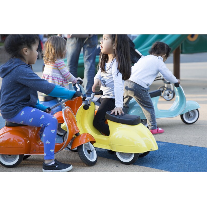 CORREPASILLOS VESPA AMARILLA