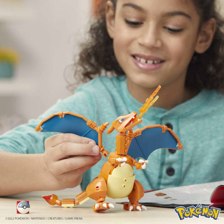 POKEMON CONSTRUYE CHARIZARD