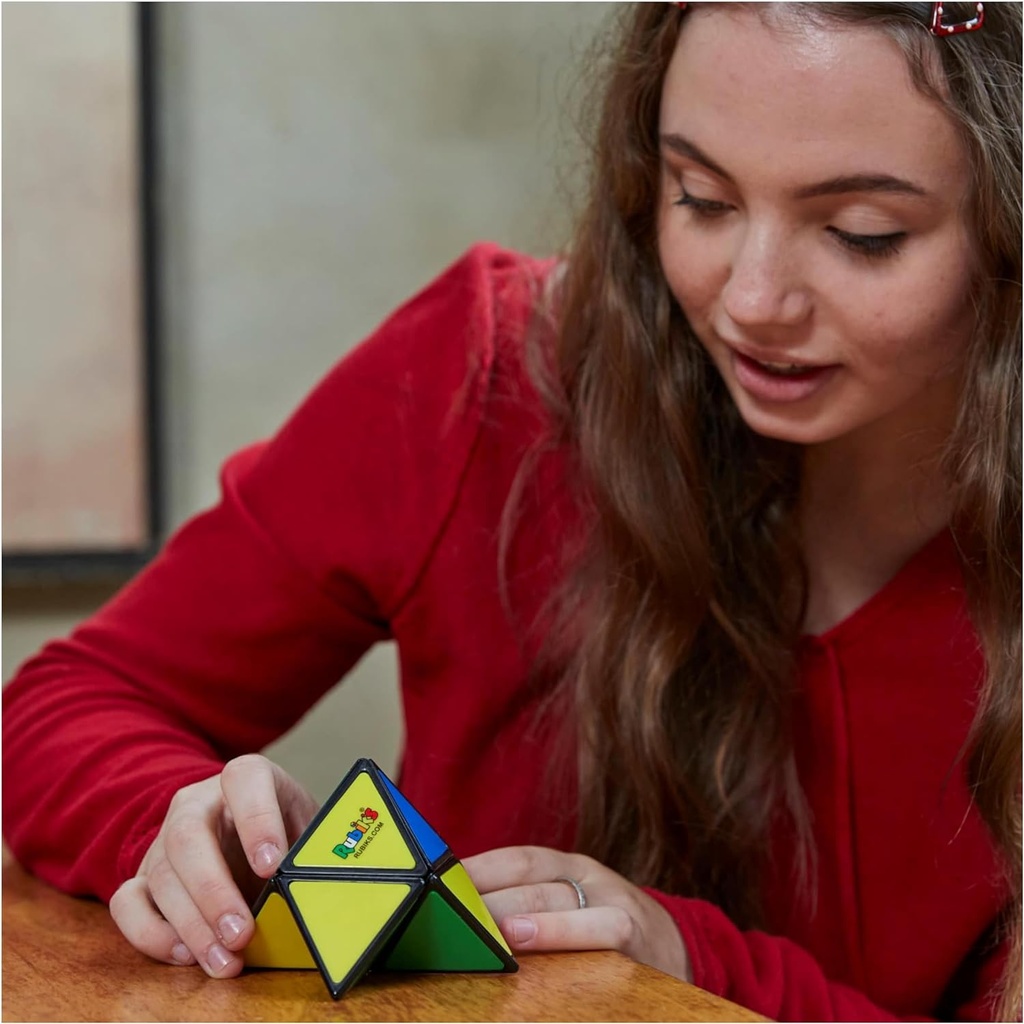 RUBIKS PIRAMIDE