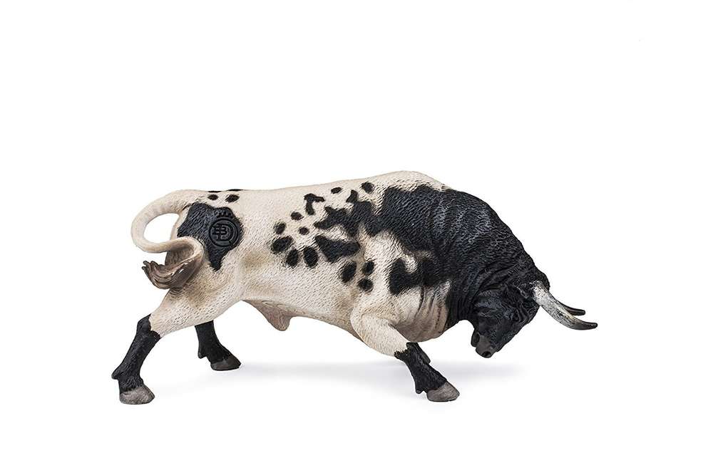 TORO EMBISTIENDO BERRENDO