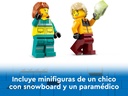 AMBULANCIA Y CHICO SNOWBOARD