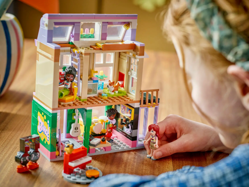 TIENDA MUSICA Y APARTAMENTO