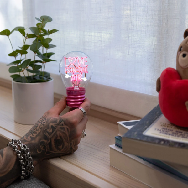 LAMPARA BOMBILLA LOVE IS IN THE AIR