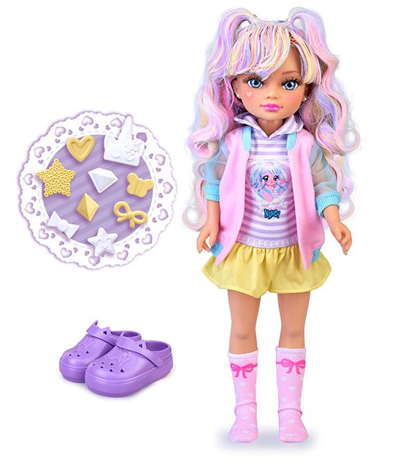 NANCY CHARMS IN STYLE